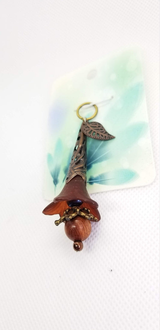 Art Deco Brown Flower Pendant with Wood Bead and leaf